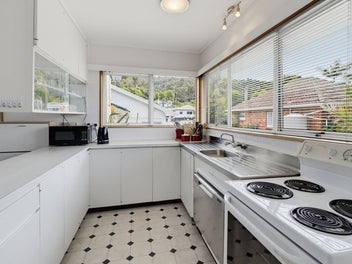 Upper Level Living, Private Terrace!