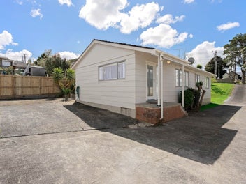 1,011m² – Develop, Invest or First Home