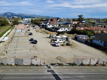 The Junction- 3 Bed 3 Bath Garage & Car Park 153m2