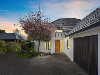 A Private Green Oasis in Coveted St Johns Park