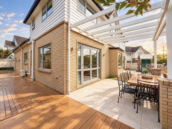 Brick & Weatherboard, Dual Living Home