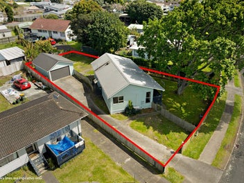 Family home with space in Clendon Park