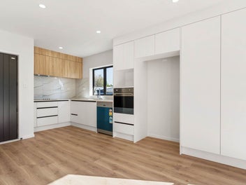 Renovated Family Haven on 1,151m² Land