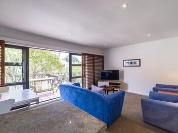 Pick of the bunch - Beach side apartment