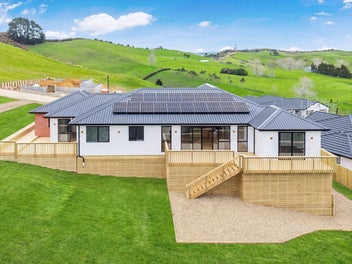 Grand Scale, Multi-Generational Living on 2,000m²+