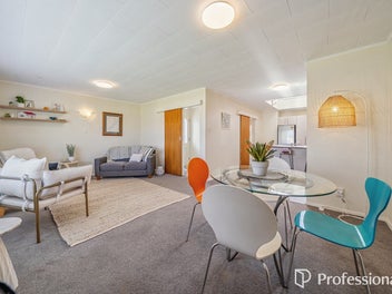 Great Area, Double Glazed, Garage