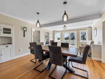 CHARACTER AND A STAND-OUT STRANDON LIFESTYLE