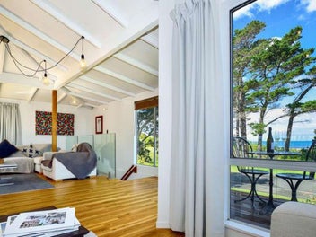 Waterfront Bach, Make It Yours