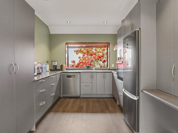 Modern easy living townhouse