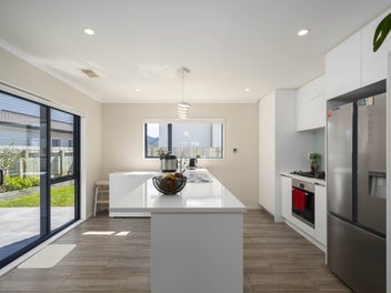 CHURTON PARK FRONT & CENTRE