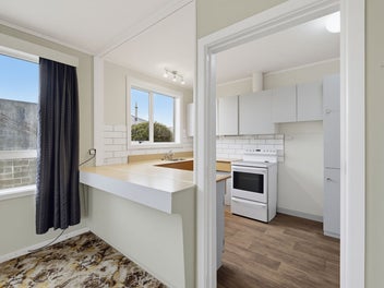 Sunlit Spaces and Family Living to Enjoy