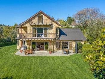 Grand Scale Executive Residence