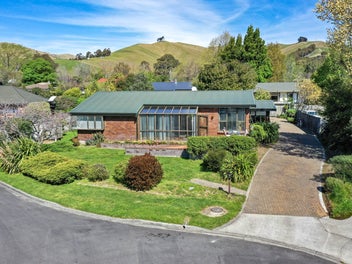 Sunny And Warm Home, Prime Location