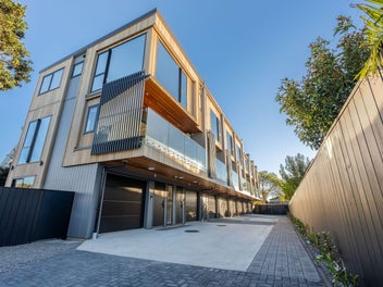 Affordable Takapuna Opportunity | Lock & Love