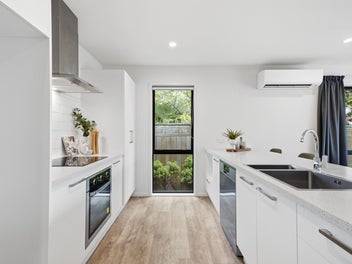 Standalone, Sun-Kissed & In Zone