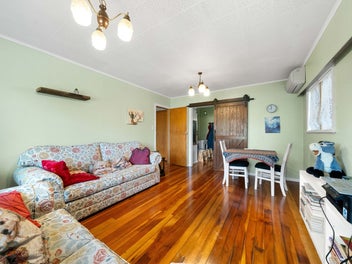Easy Living, Convenient Location