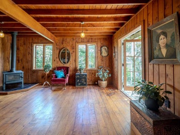 A HOME STEEPED IN HISTORY