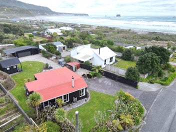 A STONE’S THROW TO RAPAHOE BEACH