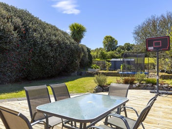 Hilltop - Amazing Views - 3 Living Areas