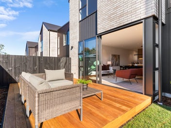 Designer Living Meets Parkside Serenity
