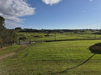 Premium North-Facing 5000m² Lifestyle Section