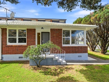 Single-Level Brick & Tile Gem in a Superb Location