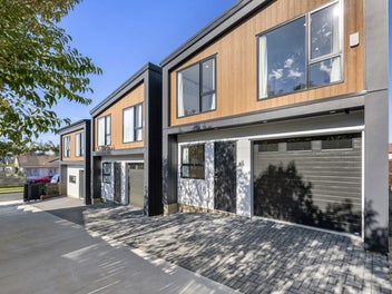 38C Glennandrew Drive