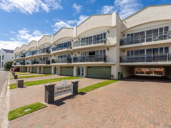 Marina Views and Easy Living