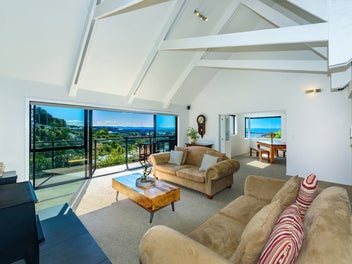 Five Bedrooms With Beautiful Views