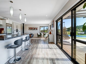 LOCATION, LIFESTYLE & YOUR OWN PRIVATE OASIS