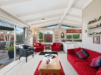 Fully furnished Kinloch bach
