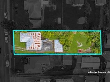 Land, Location & Potential - 994m² Freehold!