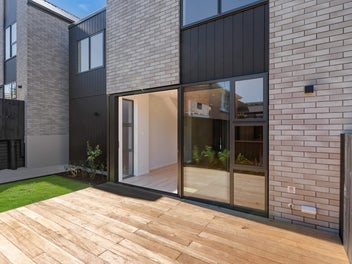 Designer Living Meets Parkside Serenity