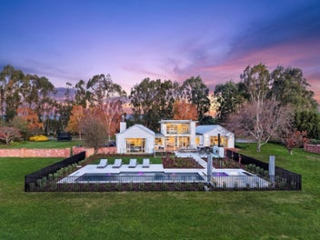 Atireira Estate