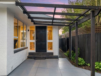 1,009m² of Space and Opportunity