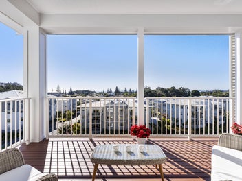 Top-Floor Living. Wide-Open Sea Views at KP