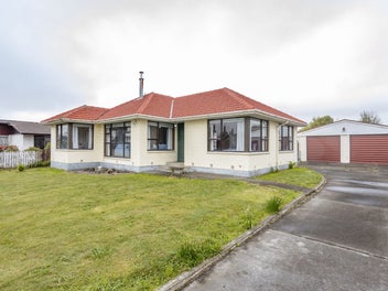 3 Bedrooms, And A Study Room, Here In Hornby!