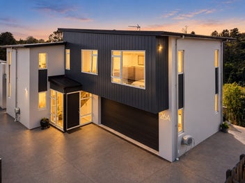 Solid concrete Build, Views + Granny Flat