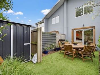 City-Fringe Living in a Location That Has It All