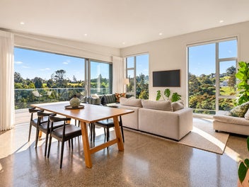 Concrete Build, Views + Granny Flat