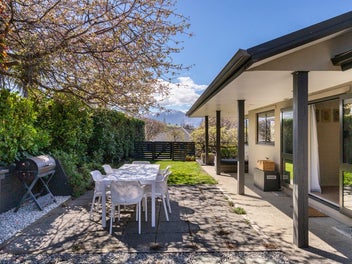 Space, Privacy and Mountain Views in Quail Rise