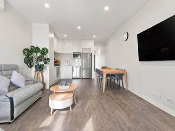 Freestanding, Modern & Easy-Care Living