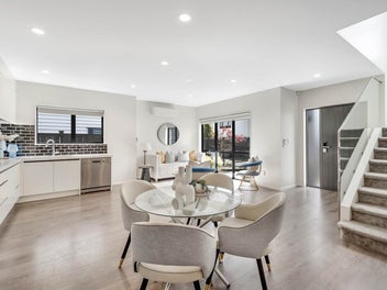 Premium Parkside Position
