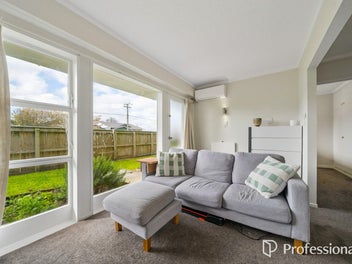 Easy Living, Excellent Location!