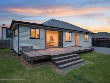 Privacy, Sunshine & Easy-Care Living!