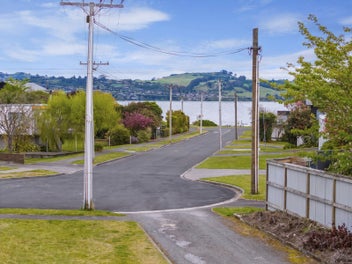 Classic Kiwi Bach in Coveted Kowhai Road