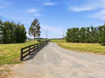 A Lifestyle Property with Serious Shed Appeal