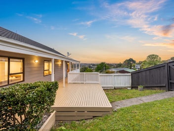 Bright, Spacious & Coastal Living