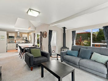 Established Charm, Unexpected Space