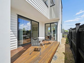 STUNNING FREESTANDING FAMILY HOME – MUST BE SOLD!